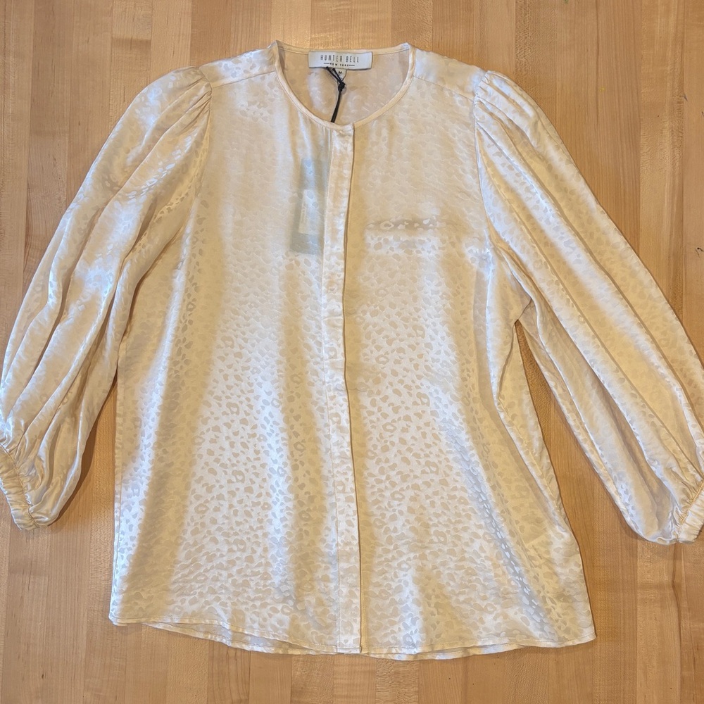 NWT Hunter Bell cream Silk Blouse w animal print